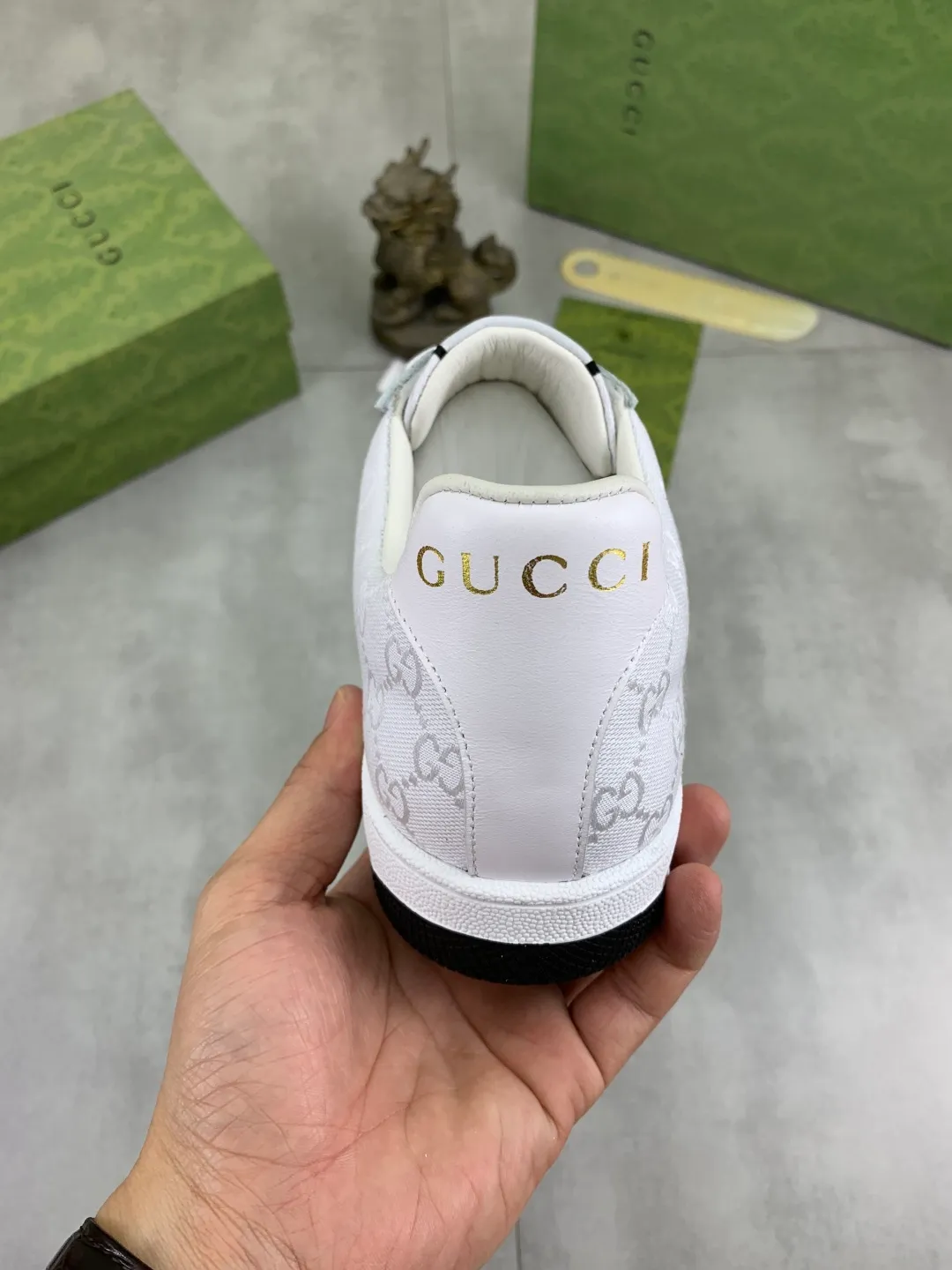 Men's shoes 💰P400💰【New model】 🆘 The latest model from Gucci official website 🎁 Classic casual and fashionable men's shoes 👟 Hot model 💥 Simple and elegant style, exclusive for trendy men. Unique latest brand elements from the official website 👑 Original Gucci decoration, fashionable and generous, made of original soft calfskin fabric ➕ Comfortable soft pigskin lining ✅Wear-resistant rubber outsole designated on the official website_Full of elasticity, the classic model taken at the counter 🎬Color: 4️⃣colors available😍Number of codes: 38-44 (45 46 customized)